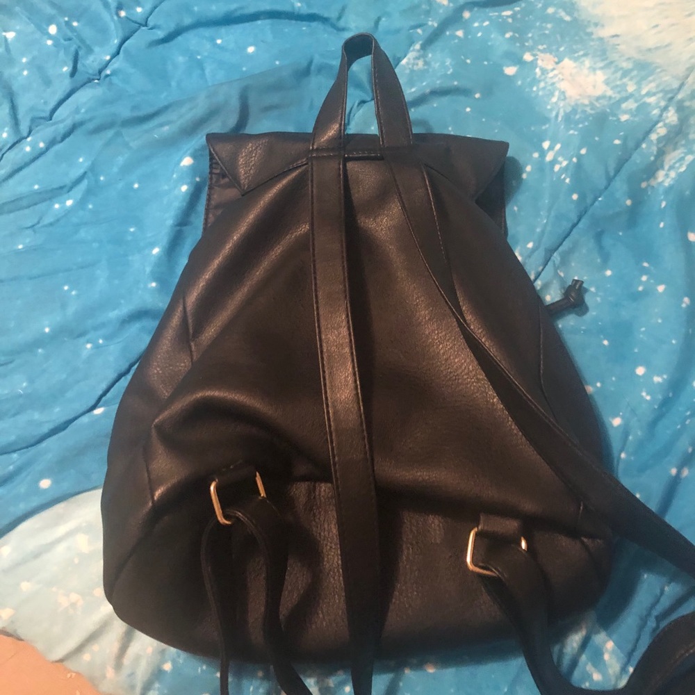 Back pack - Picture 2 of 3